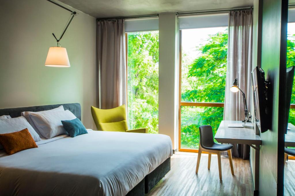 Five Hotel & Residences Five Hotel & Residences