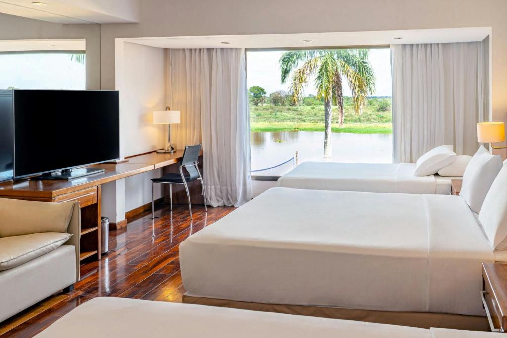 Yacht & Golf Club Paraguayo, a Tribute Portfolio Resort