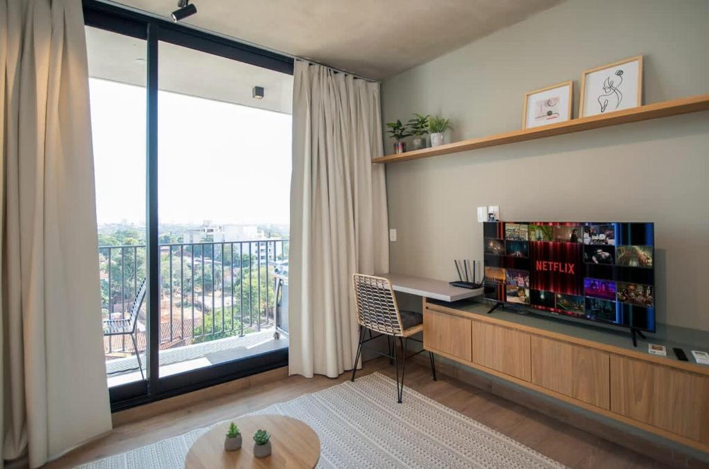 Urban Oasis Stylish 1BR Pool BBQ Free Parking