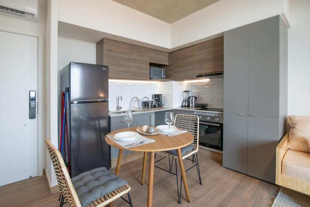 Urban Oasis Stylish 1BR Pool BBQ Free Parking