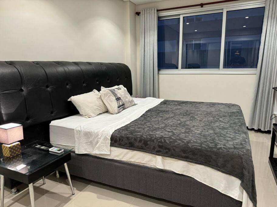 Apto Lujoso, piscina climatizada, jacuzzi, gym Piso 16 Apto Lujoso, piscina climatizada, jacuzzi, gym Piso 16