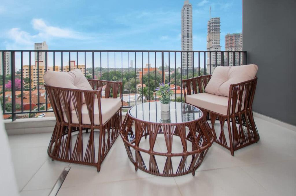 Stylish Urban Escape with Panoramic Views Stylish Urban Escape with Panoramic Views