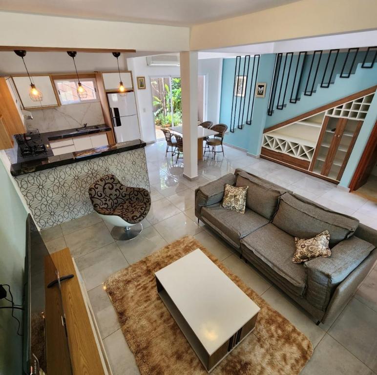 Amplia y Moderna Casa, en inmejorable ubicación Amplia y Moderna Casa, en inmejorable ubicación
