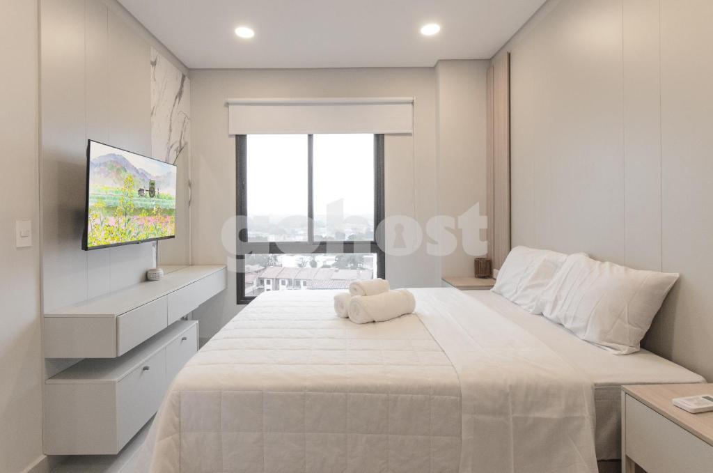 Comfortable 2 bed apt in Mcal Lopez Ave Comfortable 2 bed apt in Mcal Lopez Ave