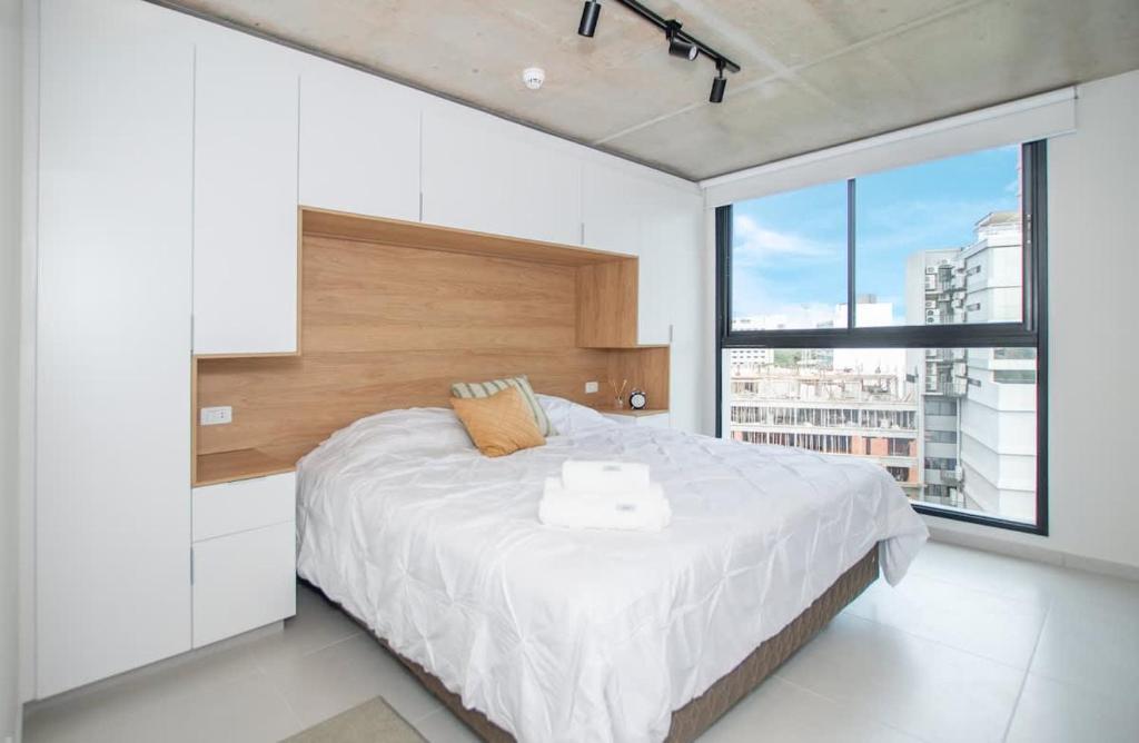 Modern 1BR Walk to Malls Gym Pool & City View Modern 1BR Walk to Malls Gym Pool & City View