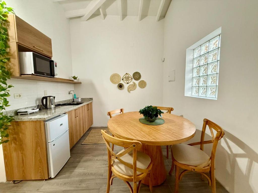 Modern Studio in Corporate District Sol 2