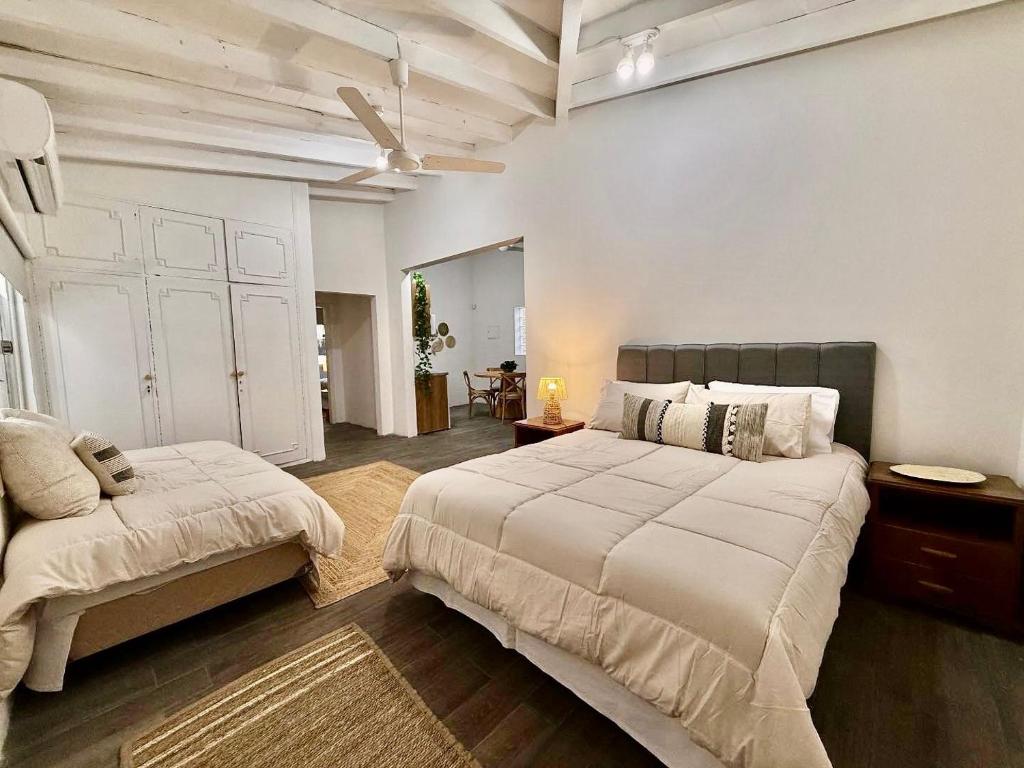 Modern Studio in Corporate District Sol 2