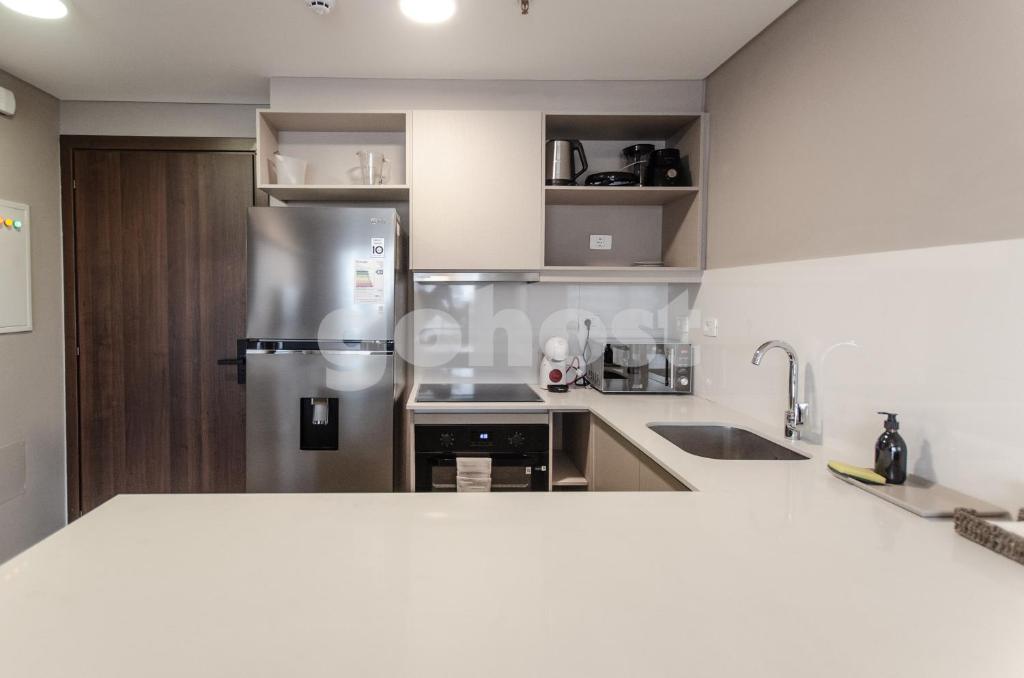 Dazzling apt one block from Shopping del Sol Dazzling apt one block from Shopping del Sol
