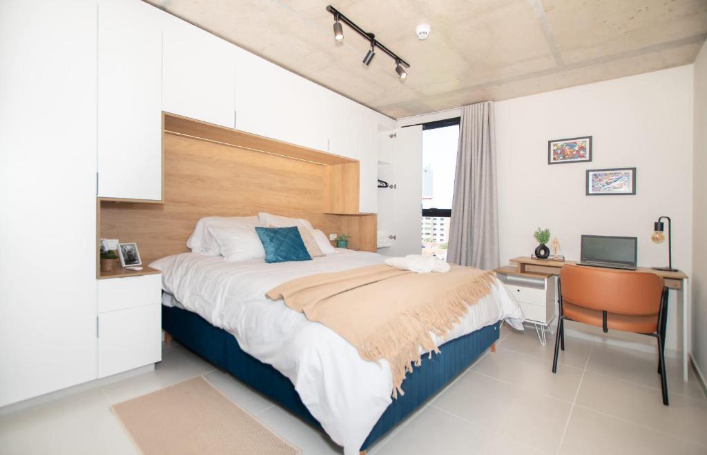 Furnished 2BR BBQ Pool & Gym King Bed Furnished 2BR BBQ Pool & Gym King Bed