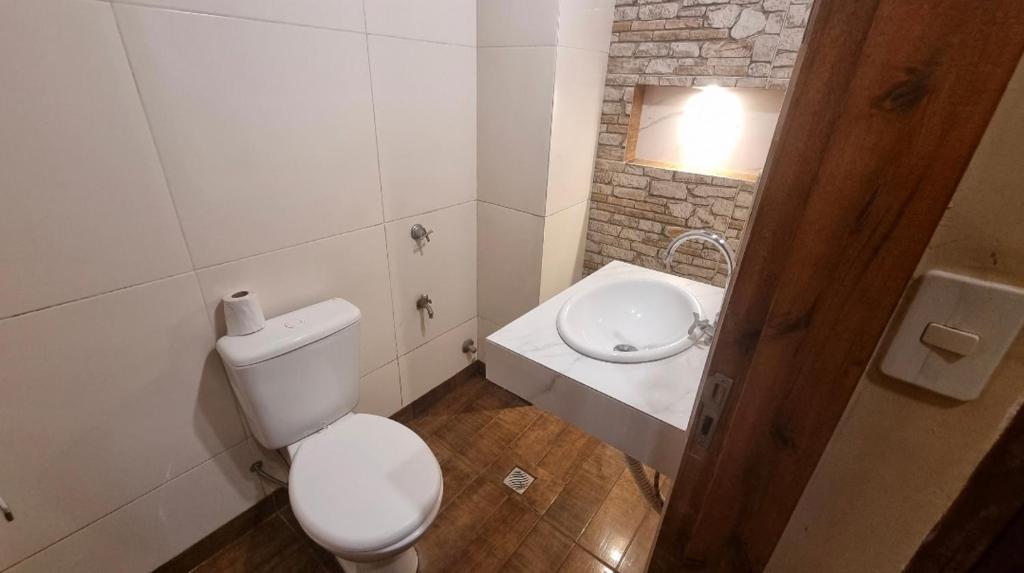 Habitación con baño privado solo efectivo guaranies zona hospital militar Habitación con baño privado solo efectivo guaranies zona hospital militar