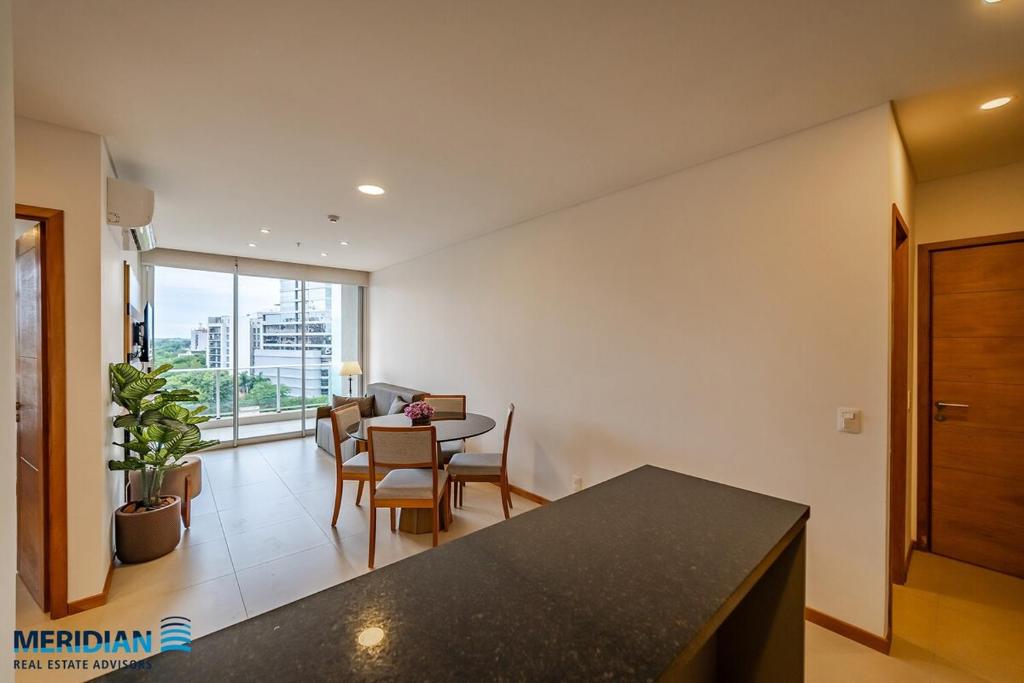 502 Emerald Meters from the Shopping del Sol! Brand new! 502 Emerald Meters from the Shopping del Sol! Brand new!