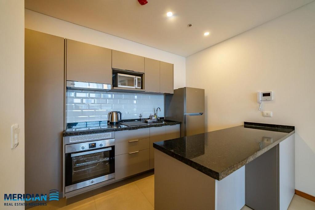 502 Emerald Meters from the Shopping del Sol! Brand new! 502 Emerald Meters from the Shopping del Sol! Brand new!