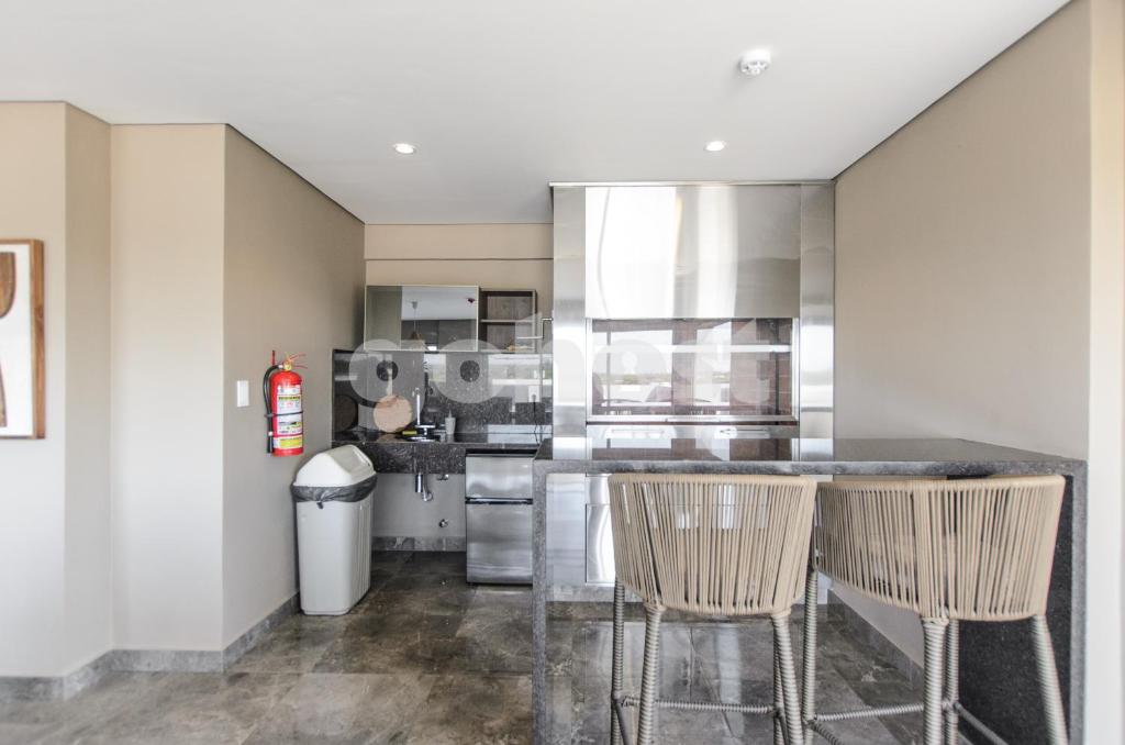 Brand new 1 BR apt minutes from the Airport Brand new 1 BR apt minutes from the Airport