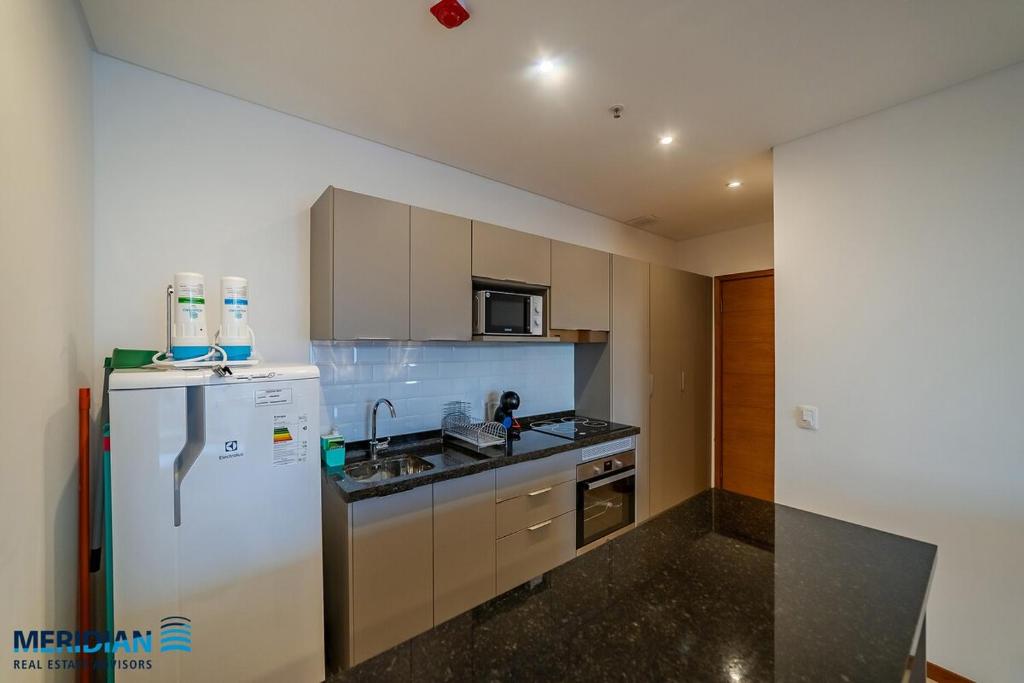 505 Emerald Brand new and 50 meters from Shopping del Sol! 505 Emerald Brand new and 50 meters from Shopping del Sol!