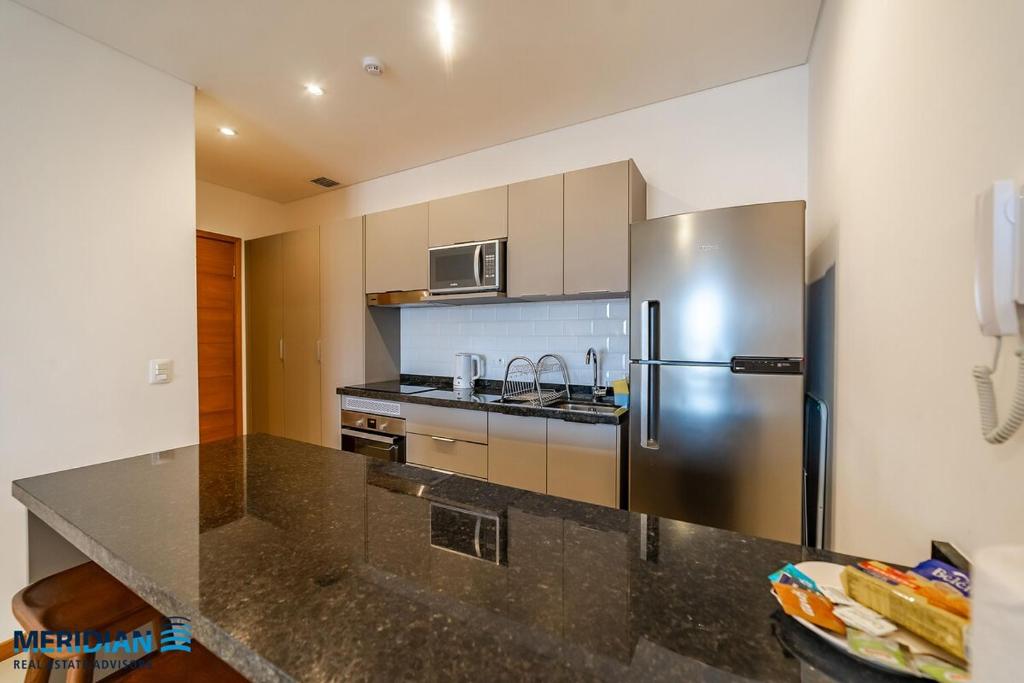 702 Emerald Steps from the best malls in town! High Speed Wifi 702 Emerald Steps from the best malls in town! High Speed Wifi