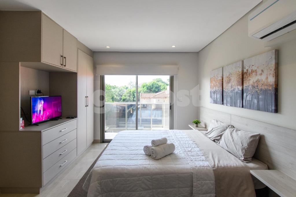 Brand new and cozy loft minutes from the Airport Brand new and cozy loft minutes from the Airport