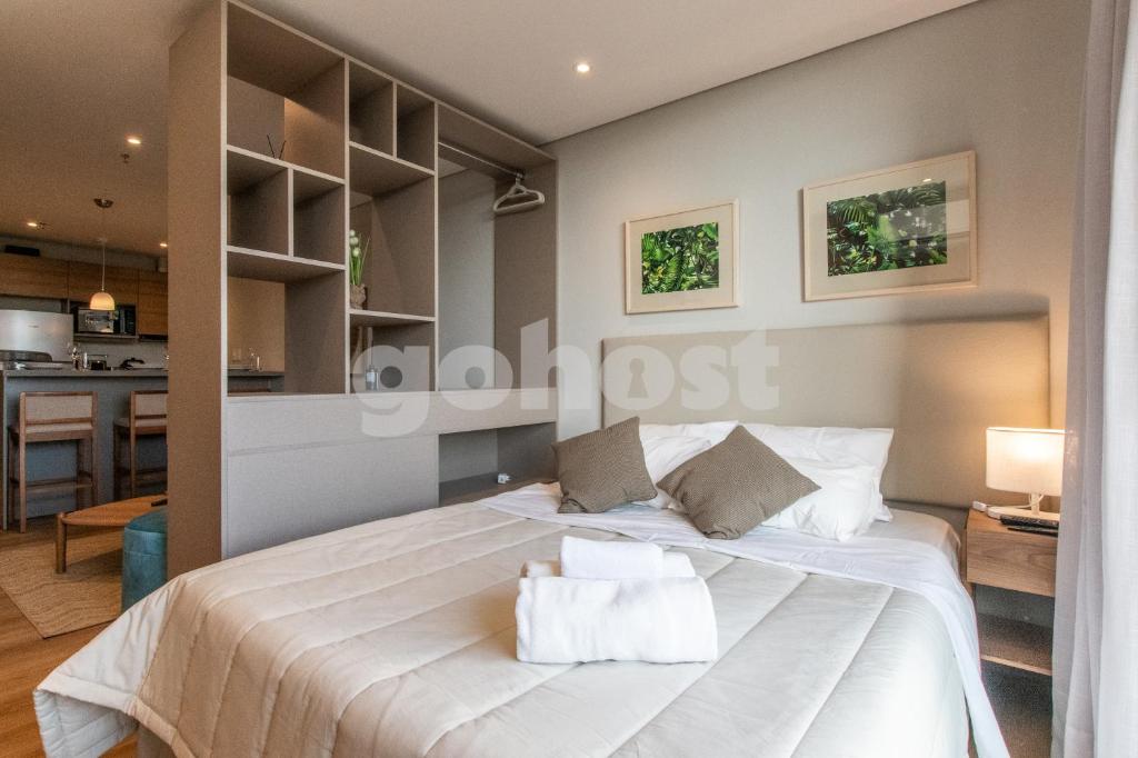 Elegant loft blocks away from La Galeria Elegant loft blocks away from La Galeria