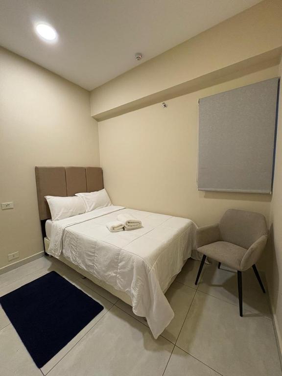 Fresh 2 bedroom apt in Villa Morra