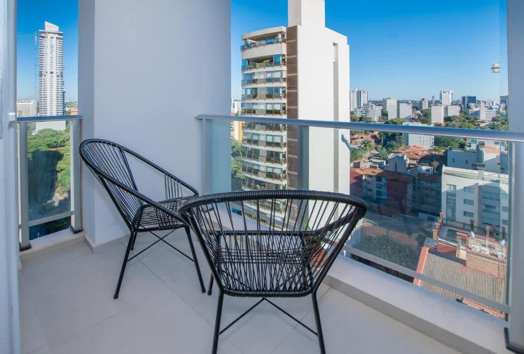 High-Floor City Base 200Mbps Gym Pool & Sauna