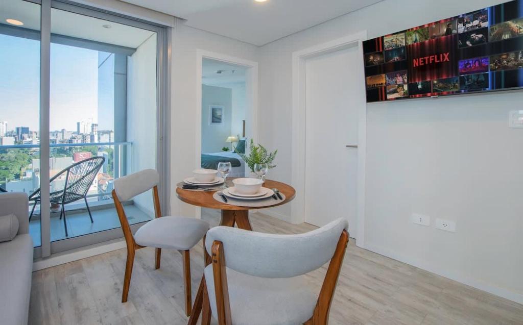 High-Floor City Base 200Mbps Gym Pool & Sauna