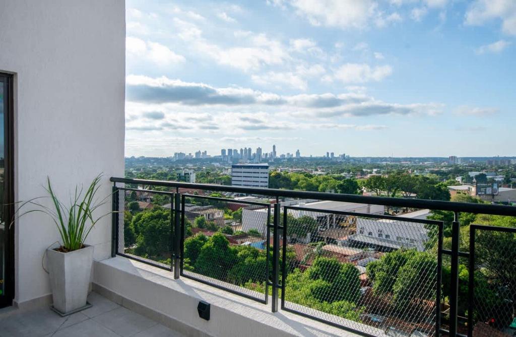 Peaceful Stay with Rooftop Pool Access U214 Peaceful Stay with Rooftop Pool Access U214